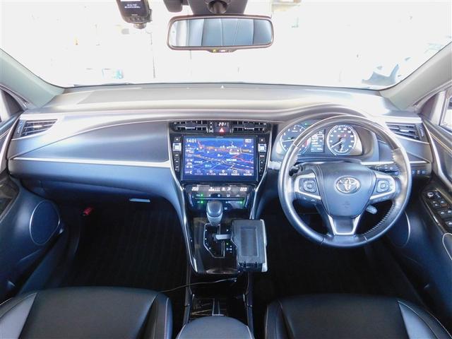 ハリアー プレミアム　エアロ付　カーテンエアバッグ　クルーズＣ　Ｂカメラ　電動パワーシート　ＬＥＤライト　メモリナビ　横滑り防止機能　オートエアコン　Ａストップ　エアバッグ　ＡＷ　ＤＶＤ再生可　パワーウィンドウ　ナビ＆ＴＶ（5枚目）