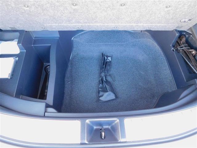 ハリアー プレミアム　エアロ付　カーテンエアバッグ　クルーズＣ　Ｂカメラ　電動パワーシート　ＬＥＤライト　メモリナビ　横滑り防止機能　オートエアコン　Ａストップ　エアバッグ　ＡＷ　ＤＶＤ再生可　パワーウィンドウ　ナビ＆ＴＶ（11枚目）