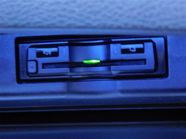 ハリアー プレミアム　エアロ付　カーテンエアバッグ　クルーズＣ　Ｂカメラ　電動パワーシート　ＬＥＤライト　メモリナビ　横滑り防止機能　オートエアコン　Ａストップ　エアバッグ　ＡＷ　ＤＶＤ再生可　パワーウィンドウ　ナビ＆ＴＶ（18枚目）