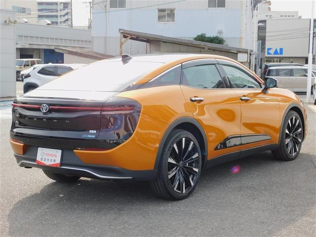 クラウンクロスオーバー ＲＳアドバンスド　衝突回避　元試乗車　オートクルーズコントロール　横滑り防止　フルセグＴＶ　パワーシート　レザーシート　ＬＥＤ　アルミホイール　ＡＣ１００Ｖ　スマートキー　ＡＢＳ　ＴＶ　フルオートエアコン　ＥＴＣ（3枚目）