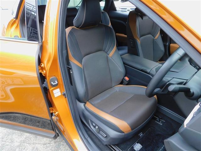 クラウンクロスオーバー ＲＳアドバンスド　衝突回避　元試乗車　オートクルーズコントロール　横滑り防止　フルセグＴＶ　パワーシート　レザーシート　ＬＥＤ　アルミホイール　ＡＣ１００Ｖ　スマートキー　ＡＢＳ　ＴＶ　フルオートエアコン　ＥＴＣ（6枚目）