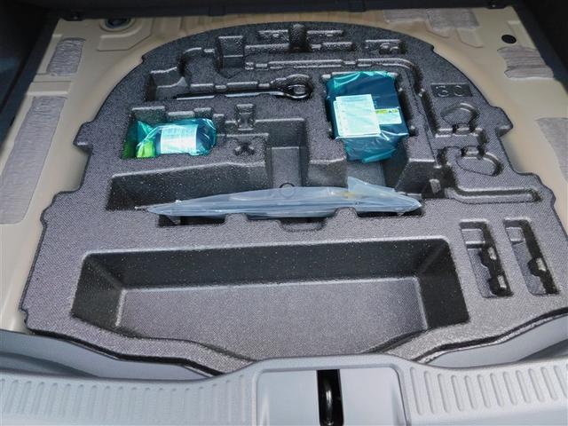 クラウンクロスオーバー ＲＳアドバンスド　衝突回避　元試乗車　オートクルーズコントロール　横滑り防止　フルセグＴＶ　パワーシート　レザーシート　ＬＥＤ　アルミホイール　ＡＣ１００Ｖ　スマートキー　ＡＢＳ　ＴＶ　フルオートエアコン　ＥＴＣ（10枚目）