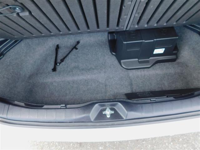 ヴォクシー ハイブリッドZS 煌III ドライブレコーダ 地デジTV リヤカメラ 1オナ車 Wエアコン スマートキー ミュージックプレイヤー接続可 DVD再生可 クルコン VSC キーレス アルミホイール ナビ&TV LEDヘッドランプ(12枚目)