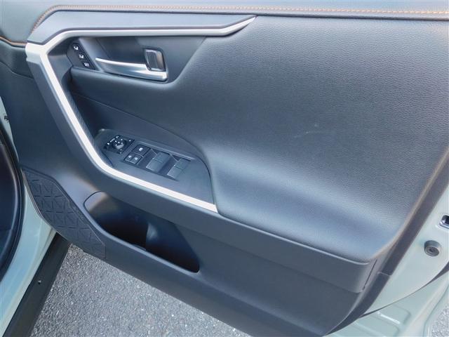 ＲＡＶ４ ハイブリッドアドベンチャー　ＬＥＤヘッドライト　ＴＶ　エアバッグ　ＡＢＳ　衝突軽減システム　クルーズコントロール　アルミホイール　横滑り防止　記録簿　キーレス　盗難防止装置　ミュージックプレイヤー接続可　ドライブレコーダー（32枚目）