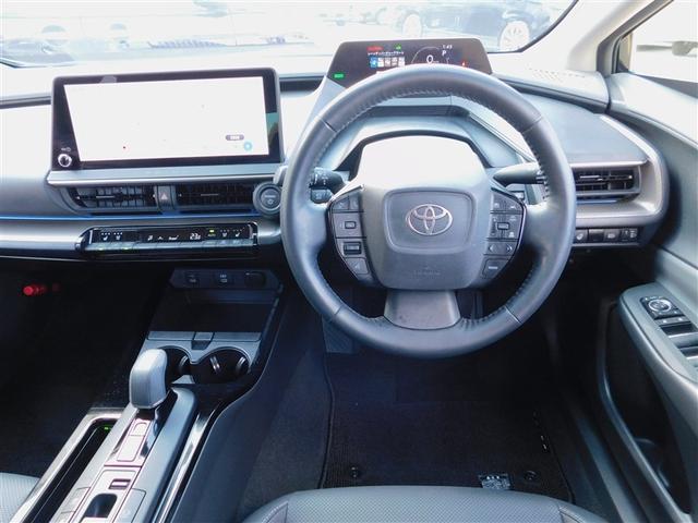 プリウス Ｚ　リアカメラ　プリクラッシュ　ＰＷシート　１オーナ　ＡＣ１００Ｖ電源　ＬＥＤランプ　オートクルーズ　アルミホイール　ＡＣ　運転席エアバッグ　横滑り防止装置　ＥＴＣ付　盗難防止システム　パワーウインドウ（4枚目）