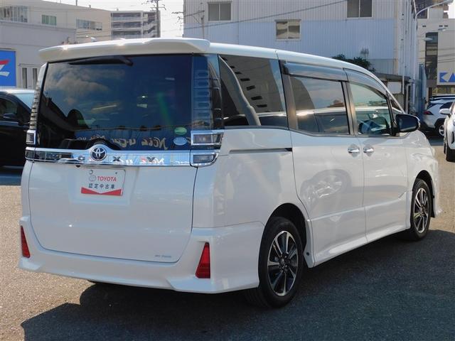 ヴォクシー ZS 煌 地上デジタル TSS 両側パワードア アイドリングストップ車 パワーウィンド 横滑防止 1オーナ 整備記録簿 DVD可 盗難防止装置 スマートエントリー Bカメラ AUX LEDヘッドライト ETC(3枚目)