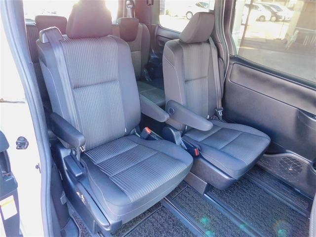 ヴォクシー ZS 煌 地上デジタル TSS 両側パワードア アイドリングストップ車 パワーウィンド 横滑防止 1オーナ 整備記録簿 DVD可 盗難防止装置 スマートエントリー Bカメラ AUX LEDヘッドライト ETC(7枚目)