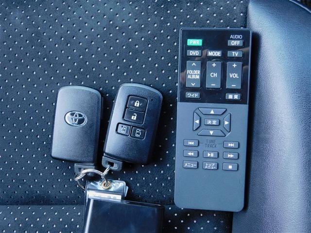 ヴォクシー ZS 煌III プリクラッシュ スマートキ アイスト DVD再生機能 記録簿付き 横滑り防止装置 ナビTV アルミ 三列シート WAC 盗難防止 オートエアコン キーレス ETC装備 パワステ メモリナビ クルコン(24枚目)