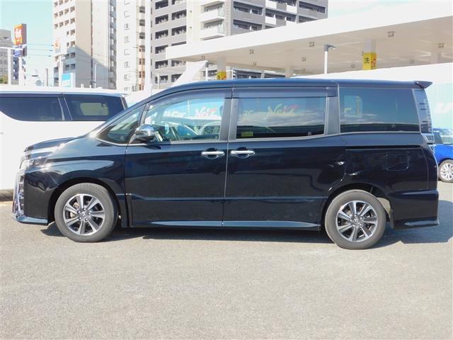 ヴォクシー ZS 煌III プリクラッシュ スマートキ アイスト 記録簿付き 横滑り防止装置 ナビTV アルミ 三列シート WAC 盗難防止 オートエアコン キーレス ETC装備 パワステ メモリナビ クルコン ABS AUX(2枚目)