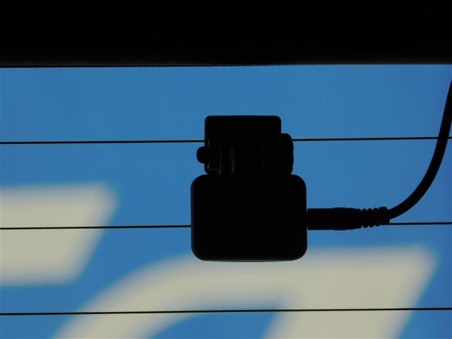 �����J����