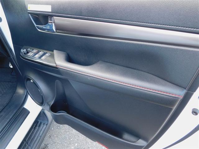 �^�]�ȃh�A�g����