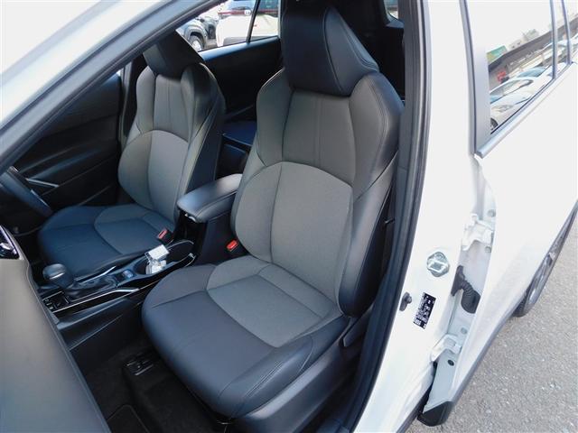 カローラクロス ハイブリッド　Ｚ　ＰＣＳ　フルセグテレビ　ＬＥＤヘッドライト　Ｂカメラ　ＴＶ　インテリジェントキー　パワーシート　キーフリー　アルミホイール　ＡＣ１００Ｖ　ＥＴＣ　盗難防止　ミュージックプレイヤー接続可　オートエアコン（14枚目）