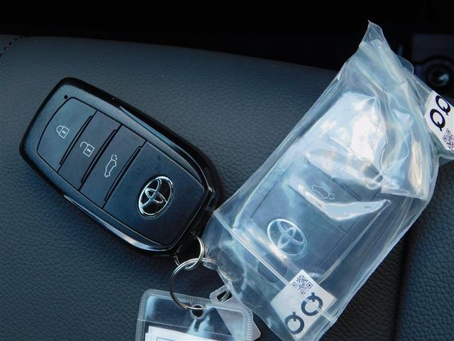 カローラクロス ハイブリッド　Ｚ　ＰＣＳ　フルセグテレビ　ＬＥＤヘッドライト　Ｂカメラ　ＴＶ　インテリジェントキー　パワーシート　キーフリー　アルミホイール　ＡＣ１００Ｖ　ＥＴＣ　盗難防止　ミュージックプレイヤー接続可　オートエアコン（24枚目）