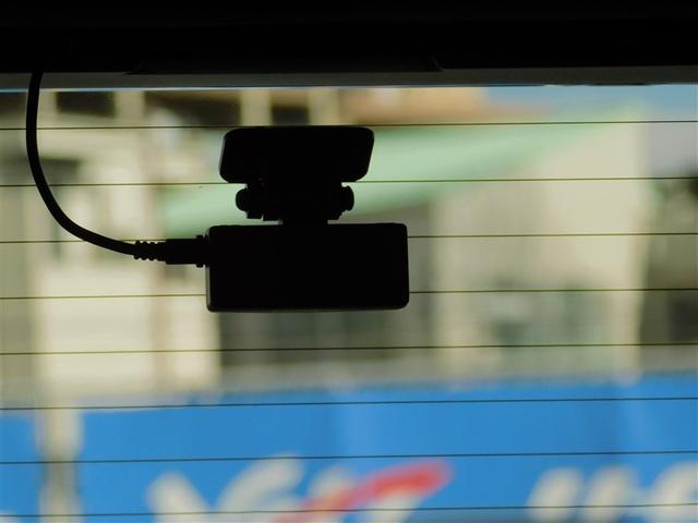 �����J����