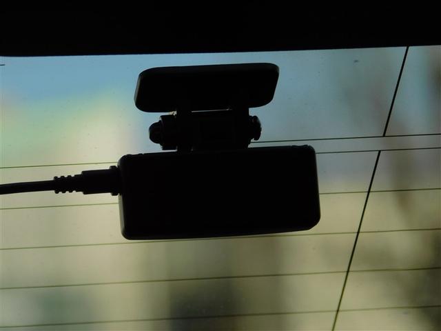 �����J����