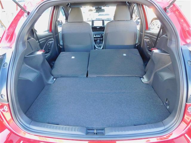 ヤリス ハイブリッドＺ　ＰＣＳ　整備記録簿　ＤＶＤ　地デジ　ＡＷ　Ｂカメラ　ドラレコ付　ＬＥＤランプ　スマキー　ＥＴＣ付き　テレビ　メディアプレイヤー接続　ＶＳＣ　パワステ　１オナ車　クルコン　カーテンエアバック　キーフリー（12枚目）