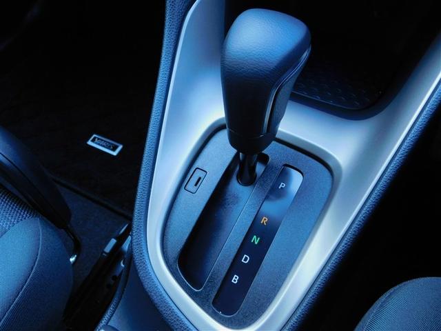 ヤリス ハイブリッドＺ　ＰＣＳ　整備記録簿　ＤＶＤ　地デジ　ＡＷ　Ｂカメラ　ドラレコ付　ＬＥＤランプ　スマキー　ＥＴＣ付き　テレビ　メディアプレイヤー接続　ＶＳＣ　パワステ　１オナ車　クルコン　カーテンエアバック　キーフリー（23枚目）