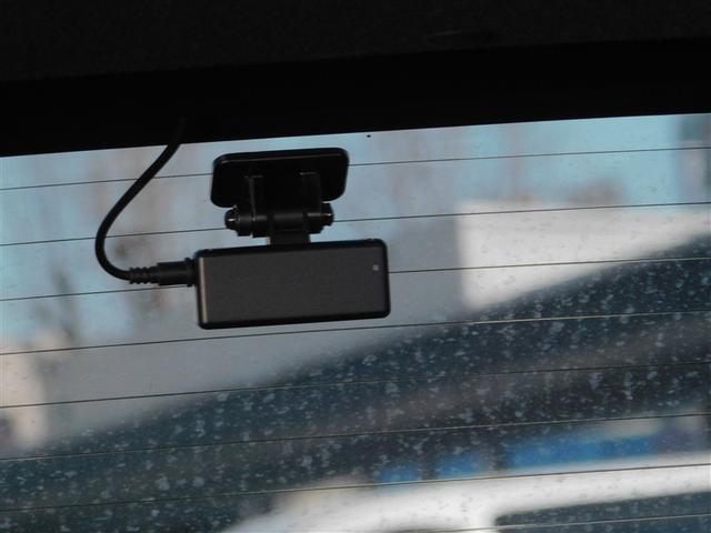 �����J����