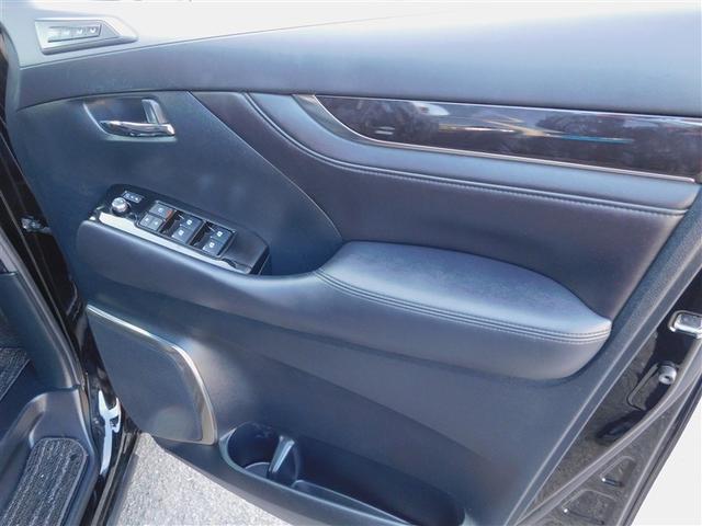 �^�]�ȃh�A�g����