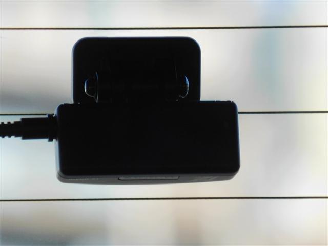 �����J����