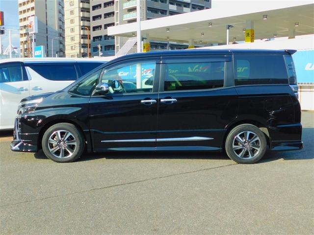 ヴォクシー ＺＳ　煌ＩＩＩ　バックガイドモニタ　両側Ｐドア　ＡＷ　メディアプレイヤー接続　ＬＥＤライト　Ａストップ　リアオートエアコン　イモビ　スマートキープッシュスタート　ワンオーナ　ＤＶＤ再生可　ＥＴＣ装備　キーレス　ＡＢＳ（3枚目）