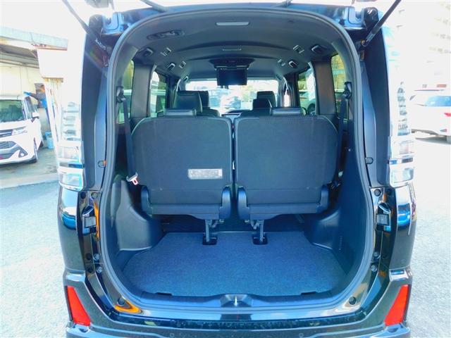 ヴォクシー ＺＳ　煌ＩＩＩ　バックガイドモニタ　両側Ｐドア　ＡＷ　メディアプレイヤー接続　ＬＥＤライト　Ａストップ　リアオートエアコン　イモビ　スマートキープッシュスタート　ワンオーナ　ＤＶＤ再生可　ＥＴＣ装備　キーレス　ＡＢＳ（9枚目）