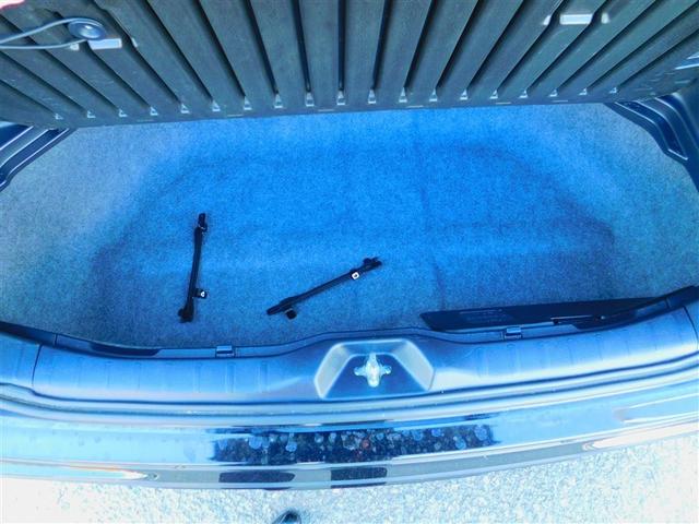 ヴォクシー ＺＳ　煌ＩＩＩ　バックガイドモニタ　両側Ｐドア　ＡＷ　メディアプレイヤー接続　ＬＥＤライト　Ａストップ　リアオートエアコン　イモビ　スマートキープッシュスタート　ワンオーナ　ＤＶＤ再生可　ＥＴＣ装備　キーレス　ＡＢＳ（11枚目）