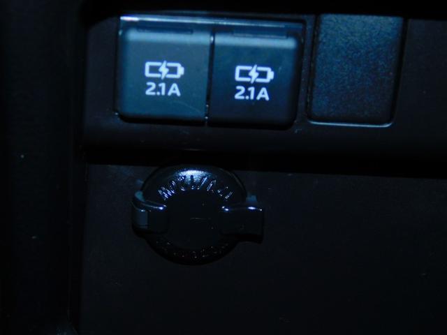 ヴォクシー ＺＳ　煌ＩＩＩ　バックガイドモニタ　両側Ｐドア　ＡＷ　メディアプレイヤー接続　ＬＥＤライト　Ａストップ　リアオートエアコン　イモビ　スマートキープッシュスタート　ワンオーナ　ＤＶＤ再生可　ＥＴＣ装備　キーレス　ＡＢＳ（21枚目）