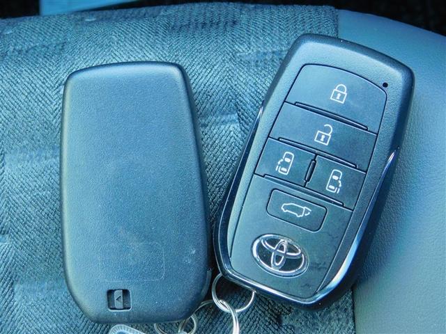 ヴォクシー ハイブリッドS-Z 両側Pドア カーテンエアバック スマキ プリクラッシュセーフティシステム Wエアコン Rカメラ DVDプレーヤー 地デジ アルミ 100V テレビ クルーズコントロール 横滑り防止機能 LEDランプ(26枚目)