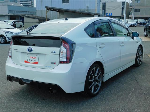 プリウス Ｓツーリングセレクション・Ｇ’ｓ　横滑防止　スマキー　サイドエアバッグ　運転席エアバッグ　リアカメラ　アルミ　ナビ＆ＴＶ　助手席エアバッグ　ＤＶＤ再生機能　イモビライザー　地デジＴＶ　キーレスエントリー　メモリーナビ　１オーナー　ＡＣ（4枚目）