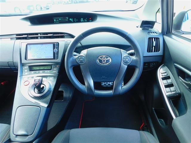 プリウス Ｓツーリングセレクション・Ｇ’ｓ　横滑防止　スマキー　サイドエアバッグ　運転席エアバッグ　リアカメラ　アルミ　ナビ＆ＴＶ　助手席エアバッグ　ＤＶＤ再生機能　イモビライザー　地デジＴＶ　キーレスエントリー　メモリーナビ　１オーナー　ＡＣ（5枚目）