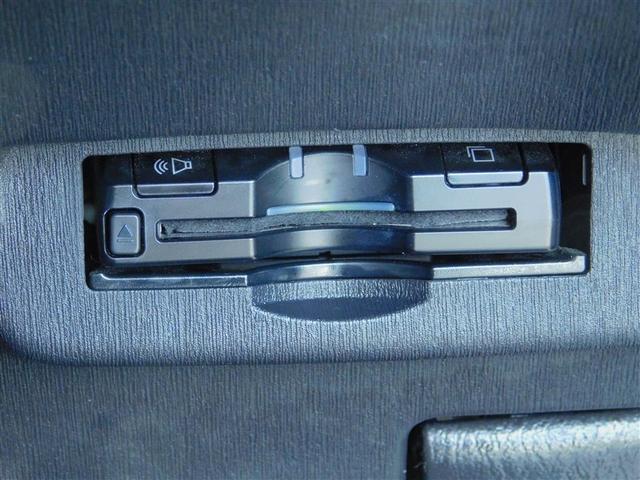 プリウス Ｓツーリングセレクション・Ｇ’ｓ　横滑防止　スマキー　サイドエアバッグ　運転席エアバッグ　リアカメラ　アルミ　ナビ＆ＴＶ　助手席エアバッグ　ＤＶＤ再生機能　イモビライザー　地デジＴＶ　キーレスエントリー　メモリーナビ　１オーナー　ＡＣ（17枚目）