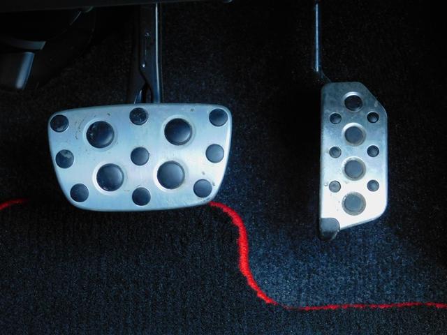 プリウス Ｓツーリングセレクション・Ｇ’ｓ　横滑防止　スマキー　サイドエアバッグ　運転席エアバッグ　リアカメラ　アルミ　ナビ＆ＴＶ　助手席エアバッグ　ＤＶＤ再生機能　イモビライザー　地デジＴＶ　キーレスエントリー　メモリーナビ　１オーナー　ＡＣ（26枚目）