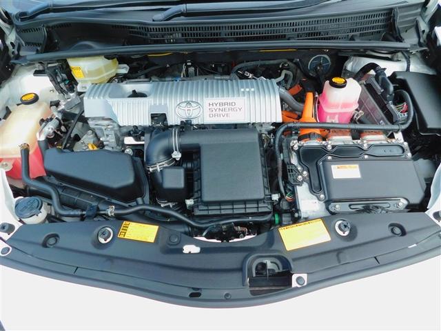 プリウス Ｓツーリングセレクション・Ｇ’ｓ　横滑防止　スマキー　サイドエアバッグ　運転席エアバッグ　リアカメラ　アルミ　ナビ＆ＴＶ　助手席エアバッグ　ＤＶＤ再生機能　イモビライザー　地デジＴＶ　キーレスエントリー　メモリーナビ　１オーナー　ＡＣ（30枚目）