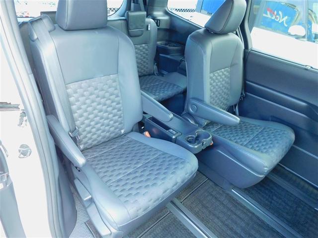 ヴォクシー ハイブリッドＳ－Ｚ　両側Ｐドア　カーテンエアバック　スマキ　プリクラッシュセーフティシステム　Ｗエアコン　Ｒカメラ　ＤＶＤプレーヤー　地デジ　アルミ　１００Ｖ　テレビ　クルーズコントロール　横滑り防止機能　ＬＥＤランプ（8枚目）