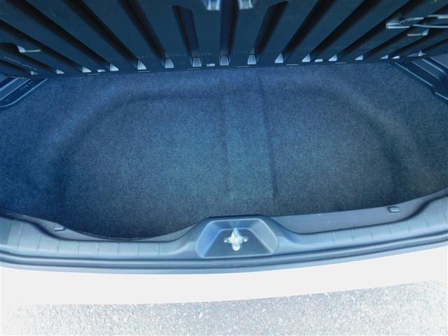 ヴォクシー ハイブリッドＳ－Ｚ　両側Ｐドア　カーテンエアバック　スマキ　プリクラッシュセーフティシステム　Ｗエアコン　Ｒカメラ　ＤＶＤプレーヤー　地デジ　アルミ　１００Ｖ　テレビ　クルーズコントロール　横滑り防止機能　ＬＥＤランプ（13枚目）