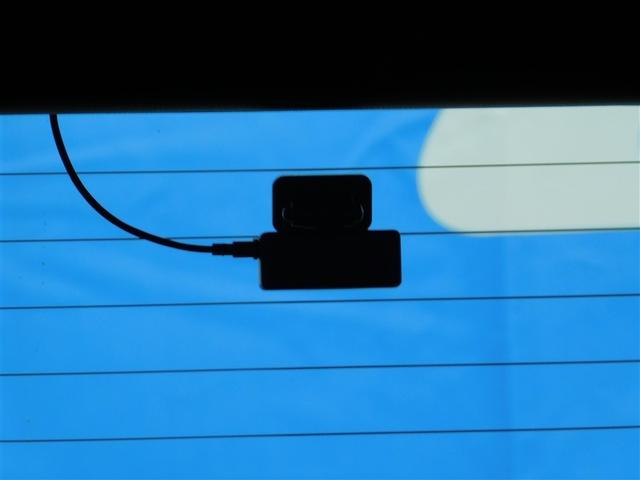 ヴォクシー ハイブリッドＳ－Ｚ　両側Ｐドア　カーテンエアバック　スマキ　プリクラッシュセーフティシステム　Ｗエアコン　Ｒカメラ　ＤＶＤプレーヤー　地デジ　アルミ　１００Ｖ　テレビ　クルーズコントロール　横滑り防止機能　ＬＥＤランプ（21枚目）