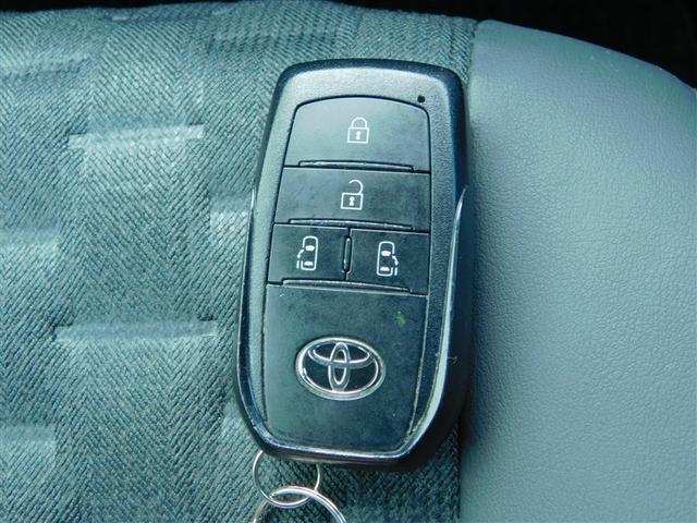 ヴォクシー ハイブリッドＳ－Ｚ　両側Ｐドア　カーテンエアバック　スマキ　プリクラッシュセーフティシステム　Ｗエアコン　Ｒカメラ　ＤＶＤプレーヤー　地デジ　アルミ　１００Ｖ　テレビ　クルーズコントロール　横滑り防止機能　ＬＥＤランプ（24枚目）