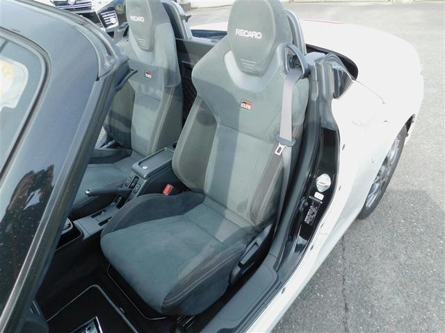 コペン ＧＲ　スポーツ　ワンオーナー車　運転席エアバッグ　整備記録簿　ＥＴＣ車載器　ナビ＆ＴＶ　パワーウィンドウ　キーフリー　地デジフルセグ　メモリナビ　盗難防止システム　メディアプレイヤー接続　ドライブレコーダー　エアコン（11枚目）