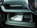 助手席側の収納スペース