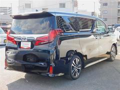 ダイナミックなフォルム 3