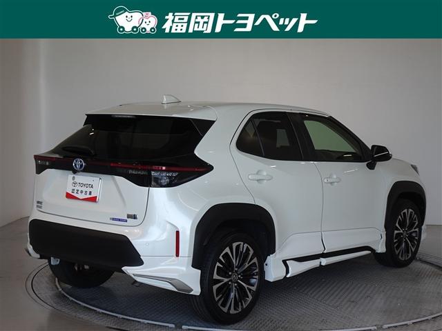 ヤリスクロス ハイブリッドＺ　衝突被害軽減システム　メモリーナビ　フルセグ　バックカメラ　ＥＴＣ　フルエアロ　ＬＥＤヘッドランプ　スマートキー（3枚目）