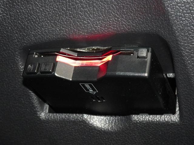 プリウス Ｓ　衝突被害軽減システム　メモリーナビ　ワンセグ　バックカメラ　ＥＴＣ　ＬＥＤヘッドランプ　スマートキー（15枚目）