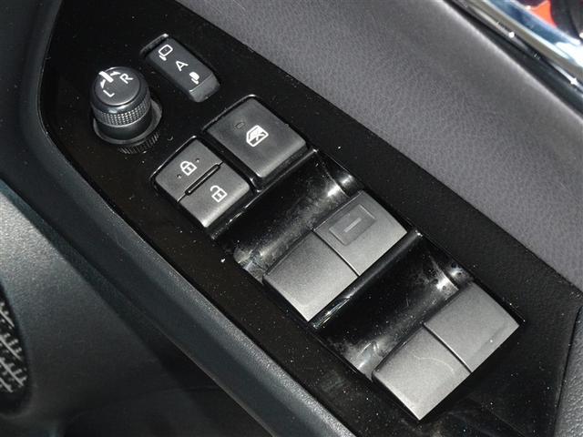 プリウス Ｓ　衝突被害軽減システム　メモリーナビ　ワンセグ　バックカメラ　ＥＴＣ　ＬＥＤヘッドランプ　スマートキー（16枚目）