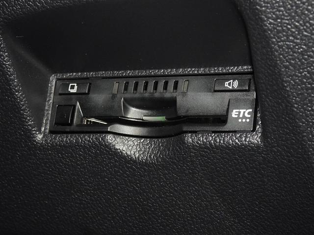 プリウス Ｓセーフティプラス　衝突被害軽減システム　メモリーナビ　フルセグ　バックカメラ　ＥＴＣ　ＬＥＤヘッドランプ　スマートキー（15枚目）