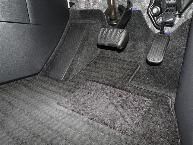 ヴォクシー ハイブリッドＳ－Ｚ　衝突被害軽減システム　メモリーナビ　フルセグ　後席モニター　バックカメラ　ＥＴＣ　両側電動スライド　３列シート　ＬＥＤヘッドランプ　スマートキー　乗車定員７人（11枚目）