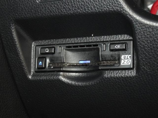 ヴォクシー ハイブリッドＳ－Ｚ　衝突被害軽減システム　メモリーナビ　フルセグ　後席モニター　バックカメラ　ＥＴＣ　両側電動スライド　３列シート　ＬＥＤヘッドランプ　スマートキー　乗車定員７人（18枚目）