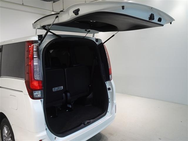 バックドアを開いた状態です。