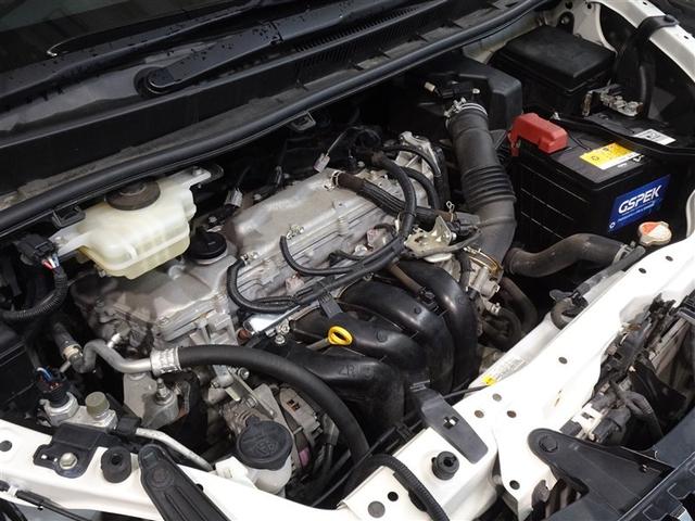 エンジンルームも念入りに清掃しております。
