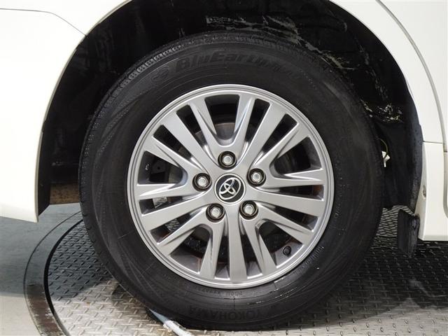 高級感と走りを引き立たせる、純正アルミを装備しています。